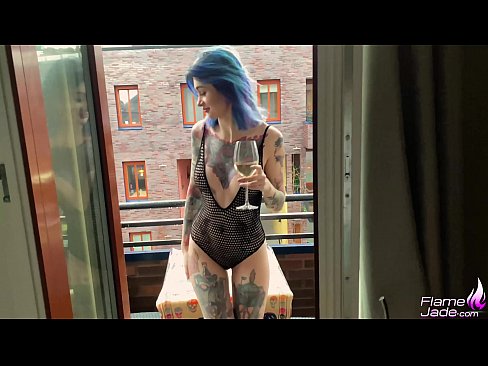 ❤️ Msichana Mkubwa Anayenyonya kwa Kugugumia na Kutombana kwa Shauku Chini ya Anga Wazi Pono ya kujitengenezea nyumbani ☑